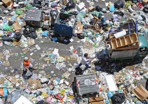 Cnr, con 3 miliardi abitanti città emergenza rifiuti è planetaria © ANSA 