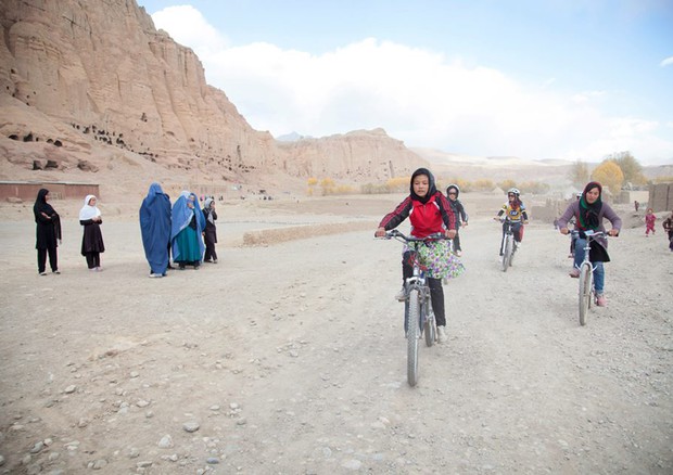 Nobel Pace: parlamentari italiani candidano cicliste afghane © Ansa