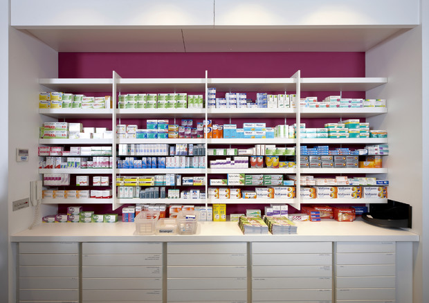 'In farmacia per i bimbi',raccolta farmaci per associazioni © Ansa