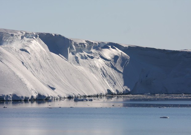 Il ghiacciaio Totten, uno dei più grandi dell'Antartide (fonte: Esmee van Wijk, Australian Antarctic Division) © Ansa