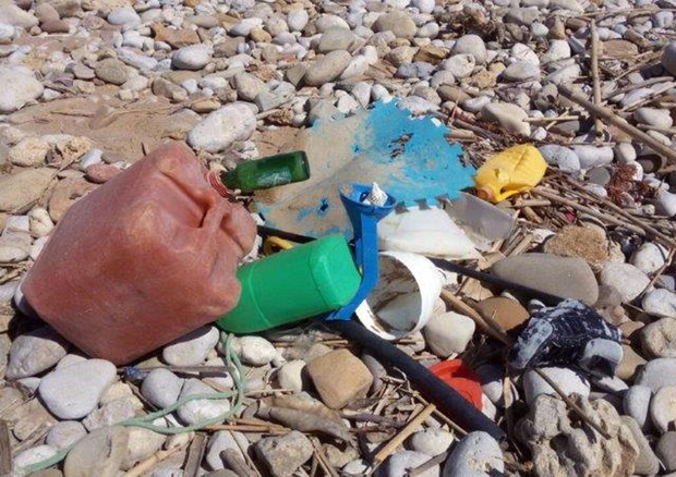 Rifiuti di plastica nel Mediterraneo, Italia 3/o inquinatore © ANSA