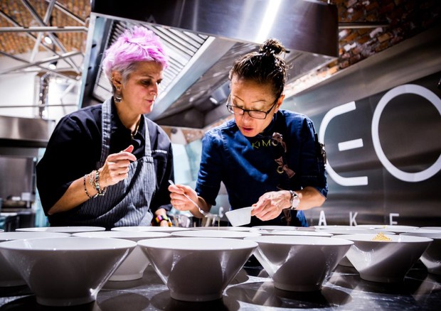 la chef Cristina Bowerman, presidente dell'Associazione Ambasciatori del Gusto, e Sohyi Kim © ANSA