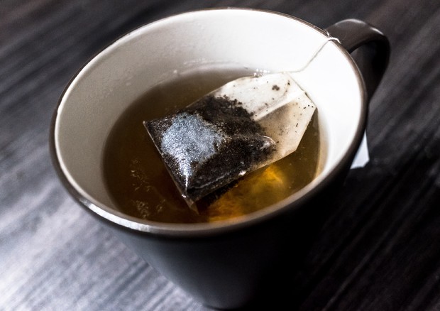 14 dicembre l'International Tea Day, 1 tazza calda al giorno è salva-vista © Ansa