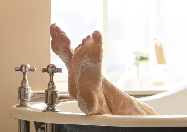 Tutti i benefici di un bagno caldo, fa bene come un po' di sport © Ansa
