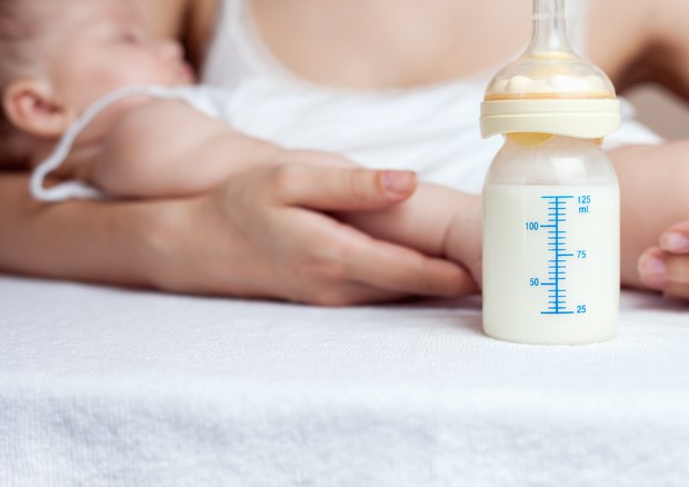 In Italia 34 banche del latte materno, con nuova tecnica salvate tutte le sue qualita' © Ansa