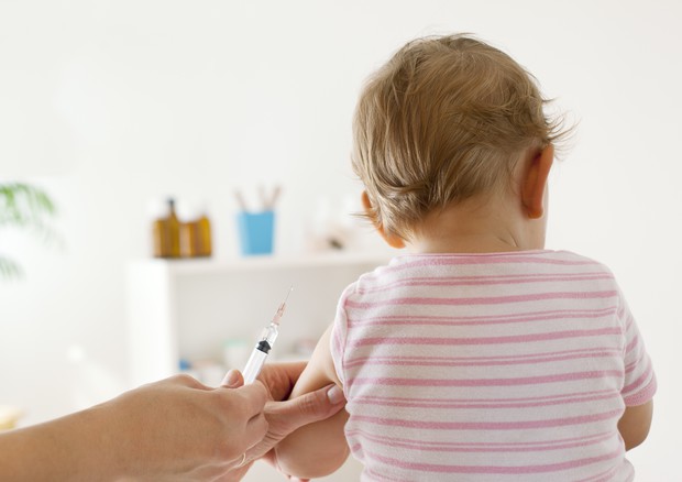Vaccini, Codacons denuncia ministro Lorenzin e l'Aifa © Ansa