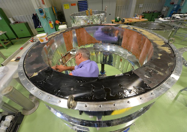 Il primo modulo di magnete superconduttore per il reattore sperimentale di fusione nucleare © ANSA