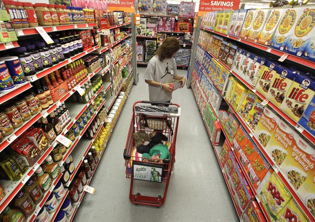 Consumatori Ue, stop a uso mascotte su junk food per bambini © ANSA