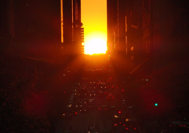 Il solstizio d'estate a Manhattan (fonte: Dave Kliman, Flickr) © Ansa
