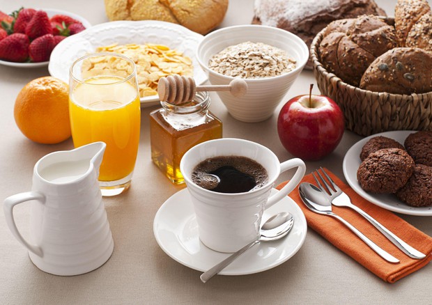 Ritardare la colazione e anticipare la cena per dimagrire © ANSA