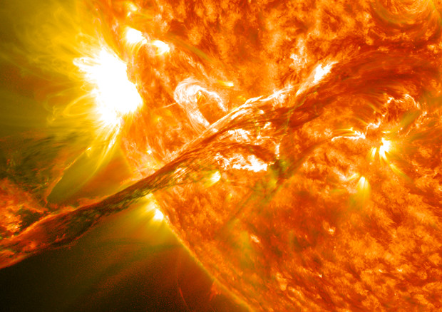 Scoperta l'origine delle 'lingue' di plasma del Sole (By NASA Goddard Space Flight Center - Flickr: Magnificent CME Erupts on the Sun - August 31, CC BY 2.0, https://commons.wikimedia.org/w/index.php?curid=21422679) © Ansa