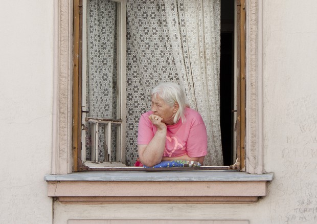 Anziani e soli, la categoria più a rischio con le ondate di calore © Ansa