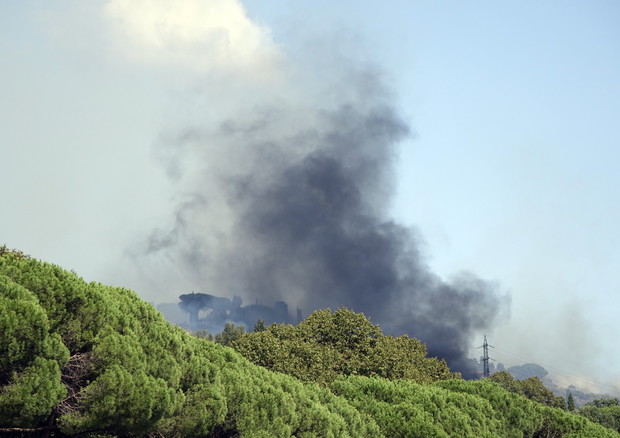 Incendi: fiamme su colline Firenze © ANSA