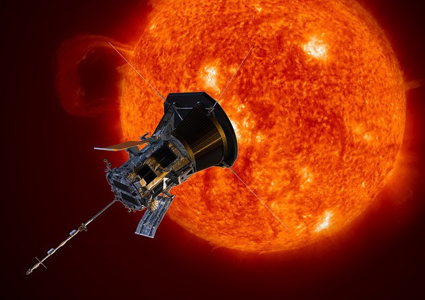 La sonda Parker rompe il record di avvicinamento al Sole (fonte: NASA/Johns Hopkins APL/Steve Gribben) © Ansa