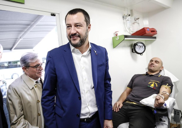 Salvini annuncia l'ipotesi della donazione di sangue obbligatoria a scuola © ANSA