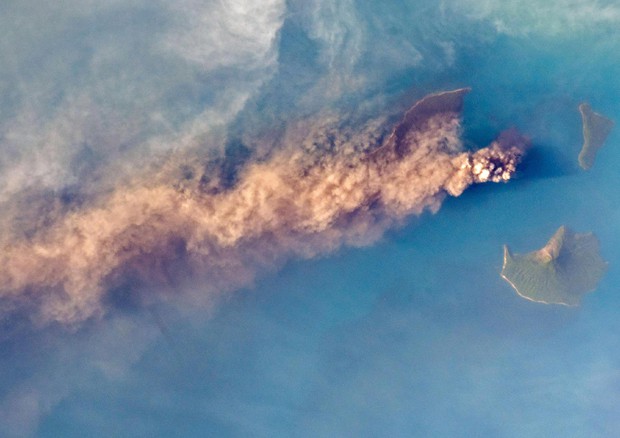 L'eruzione del Krakatoa vista dai satelliti © EPA