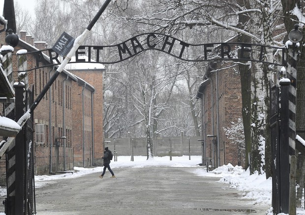 Olocausto: Corte Strasburgo, giusto condannare chi lo nega © AP