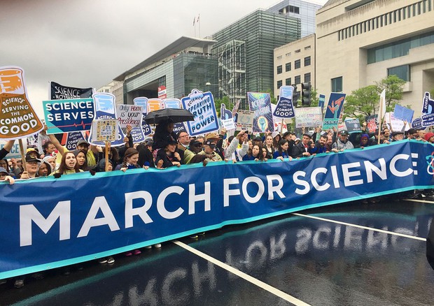Un momento della Marcia per la Scienza 2017 a Washington (fonte: Becker1999) © Ansa