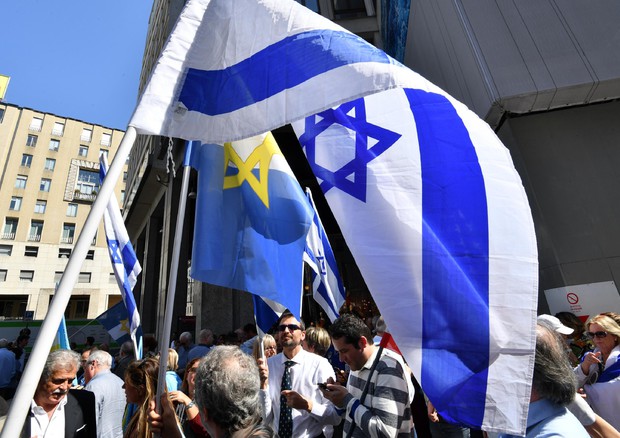 Presidio della Brigata Ebraica contro l'antisemitismo, durante una manifestazione a Milano © ANSA
