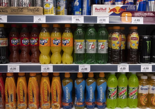 British Government introduces a sugar tax on soft drinks © EPA