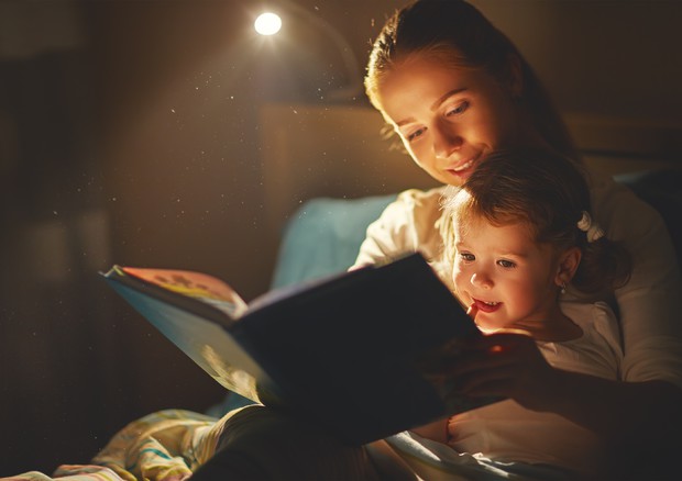 Leggere ai propri figli è efficace contro iperattività e altri disturbi © Ansa