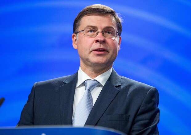 Dombrovskis, monitoraggio conti Italia prosegue © EPA