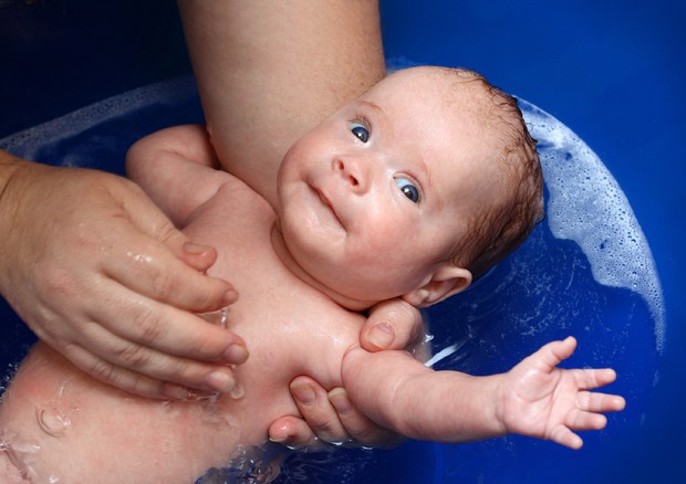 Inutili gli oli da bagno per l'eczema nei bambini © Ansa