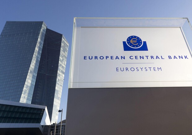 Bce: Praet, il 14/6 riunione chiave per tempi uscita dal Qe © EPA
