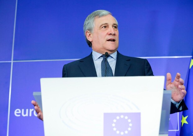Migranti: appello Tajani ai leader, basta polemiche © Ansa