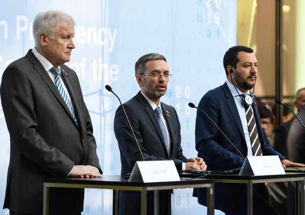 I ministri degli Interni di Germania, Austria e Italia © EPA