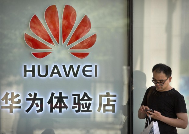 Cina denuncia la 'disinformazione' Usa contro Huawei © ANSA