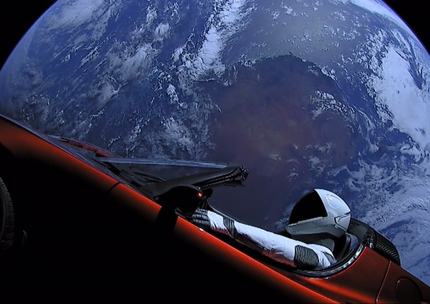 Il manichino Starman sulla Tesla diretta verso Marte (fonte: SpaceX) © Ansa