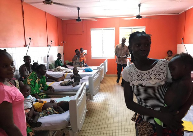 Apre in Centrafrica a Bangui il centro pediatrico per i bimbi malnutriti voluto dal Papa © ANSA