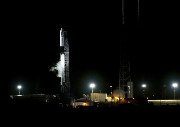Nuovo rinvio del lancio della capsula Dragon della SpaceX © AP