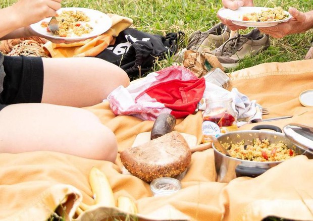 Estate: da Capalbio a Cortona e Merano picnic si fa gourmet © EPA