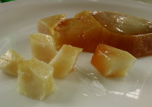 L'Hakarl, piatto tipico islandese che si ottiene dalla fermentazione dei filetti di squalo (fonte: Wikimedia Commons) © Ansa