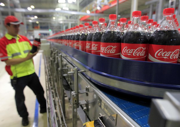 Coca Cola e Pepsico via dall'Associazione dell'industria della plastica © ANSA