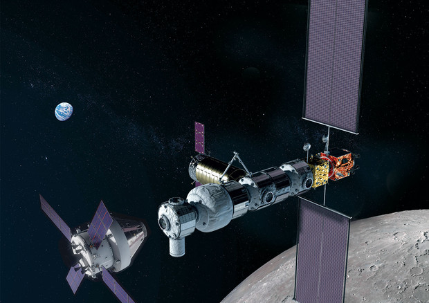 Rappresentazione artistica della stazione spaziale Gateway, nell'orbita lunare (fonte: NASA) © Ansa
