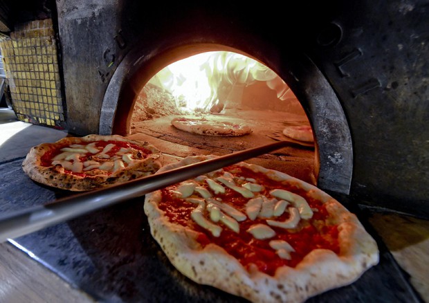 Giornata pizza, Coldiretti 'crack 2,5mld da ripresa contagi' © ANSA
