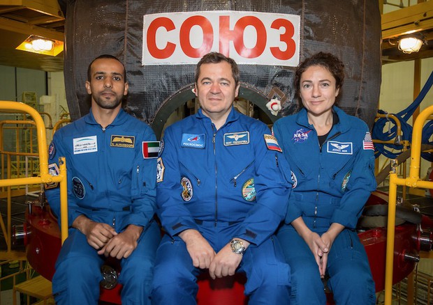 I tre astronauti diretti alla Stazione Spaziale. Da sinistra: Hazzaa Ali Almansoori, Oleg Skripochka e Jessica Meir (fonte: NASA/Victor Zelentsov) © Ansa