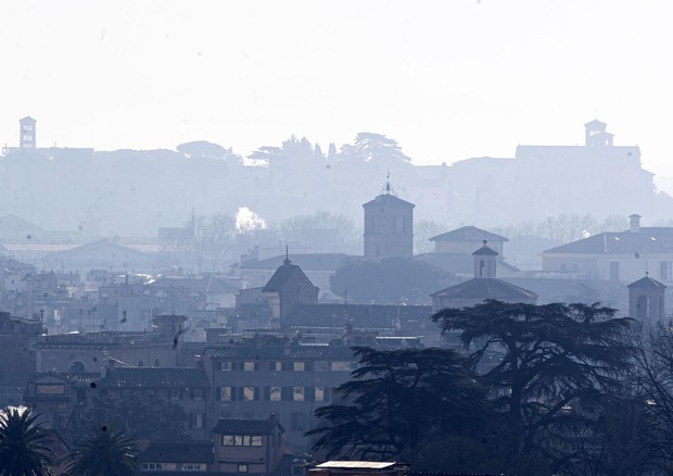 A Roma PM10 raddoppiati rispetto al lockdown del 2020 © ANSA