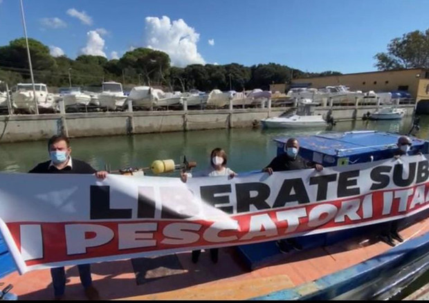 Lega porta caso pescatori Marzara sequestrati al Parlamento Ue © ANSA