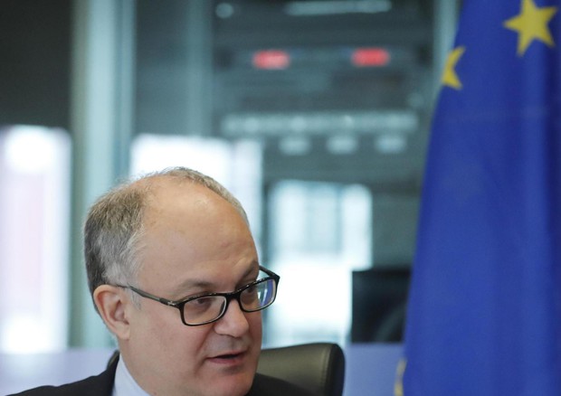 Il Ministro dell'economia Roberto Gualtieri durante una riunione dell'Eurogruppo a Bruxelles © EPA