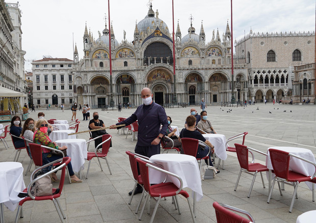 Riaprono i bar a Piazza San Marco a Venezia © ANSA