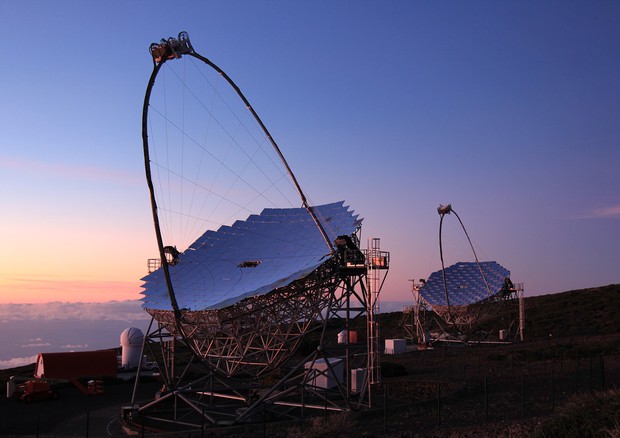 I telescopi Magic all'Osservatorio 'Roque de los Muchachos' a La Palma, nell'arcipelago delle Canarie (fonte: Giovanni Ceribella/MAGIC Collaboration) © Ansa