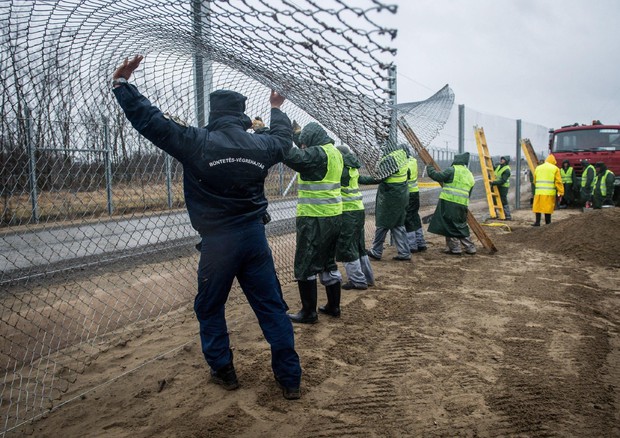 Consiglio d'Europa, non legalizzare respingimenti dei migranti © EPA