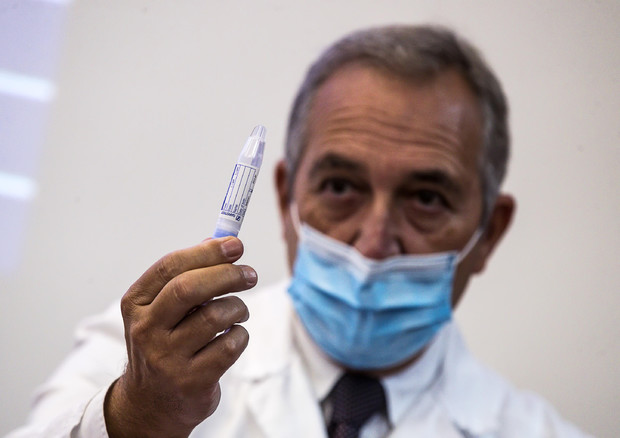 Covid: Vaia, non aggiornare vaccini è scelta sciagurata © ANSA