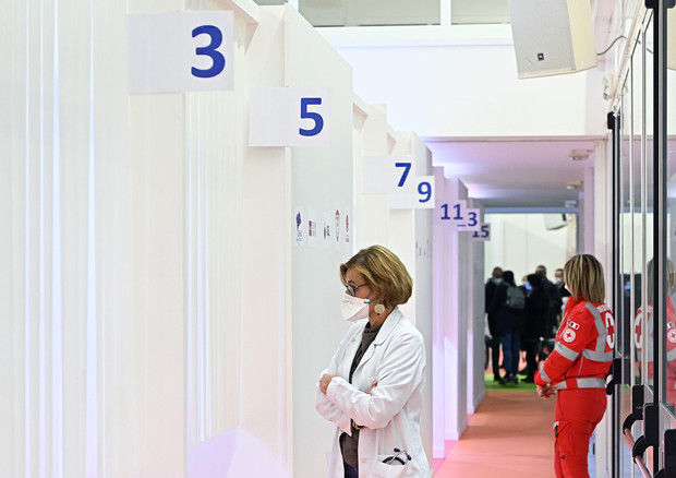 Inaugurazione del nuovo hub per le vaccinazioni anti covid presso il Sermig, Torino, 9 dicembre 2021 © ANSA