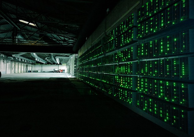 Computer utilizzati nella produzione di bitcoin (fonte: Marko Ahtisaari da Flickr) © Ansa