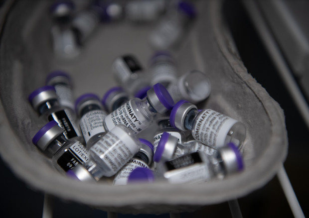 Fiale di vaccino anti Covid © ANSA